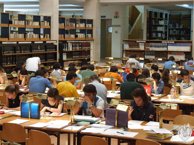 Biblioteca de la Facultad de Geografía e Historia de la UCM